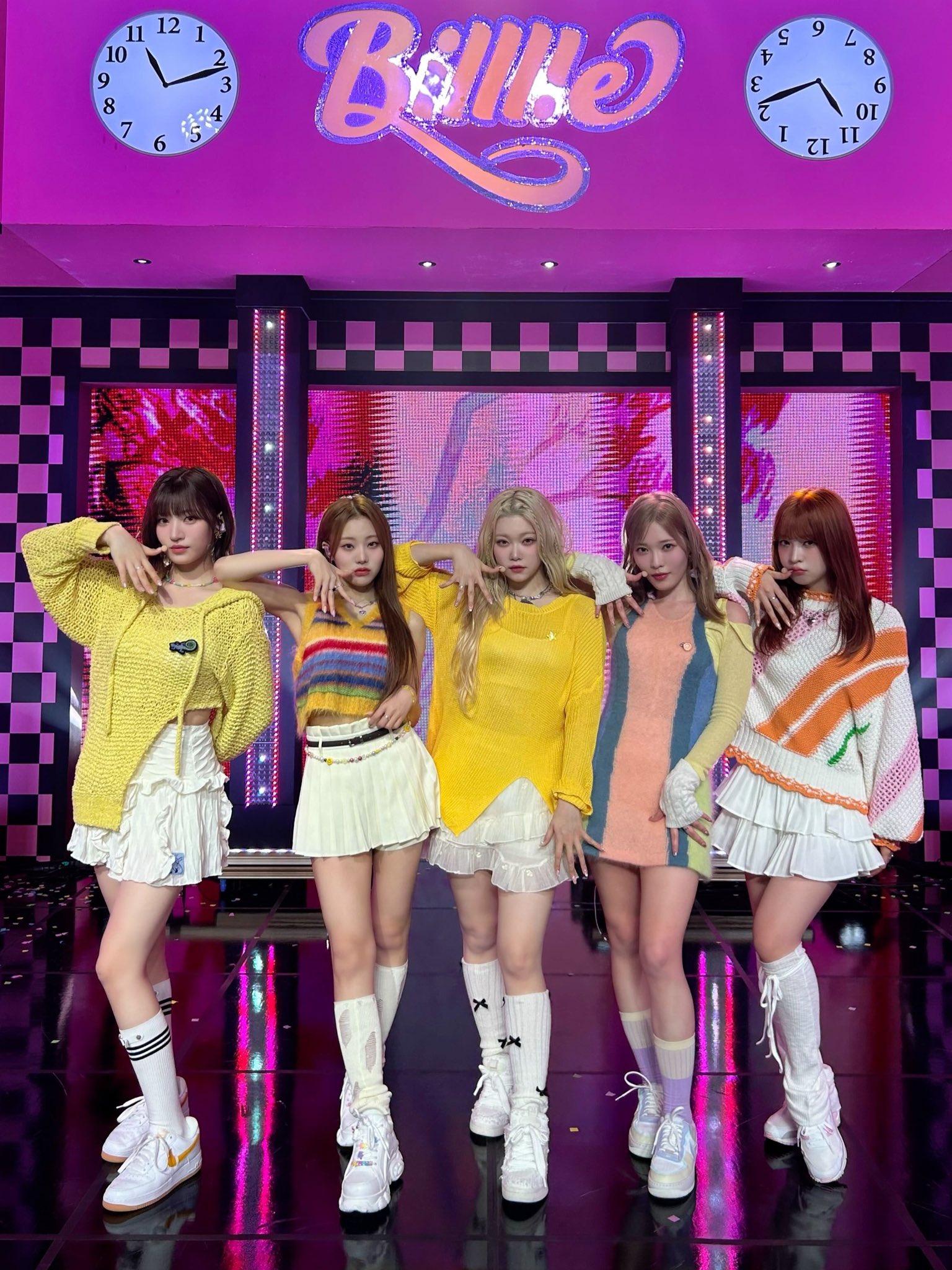 F9R4fWQaIAApkTE?format=jpg&name=large