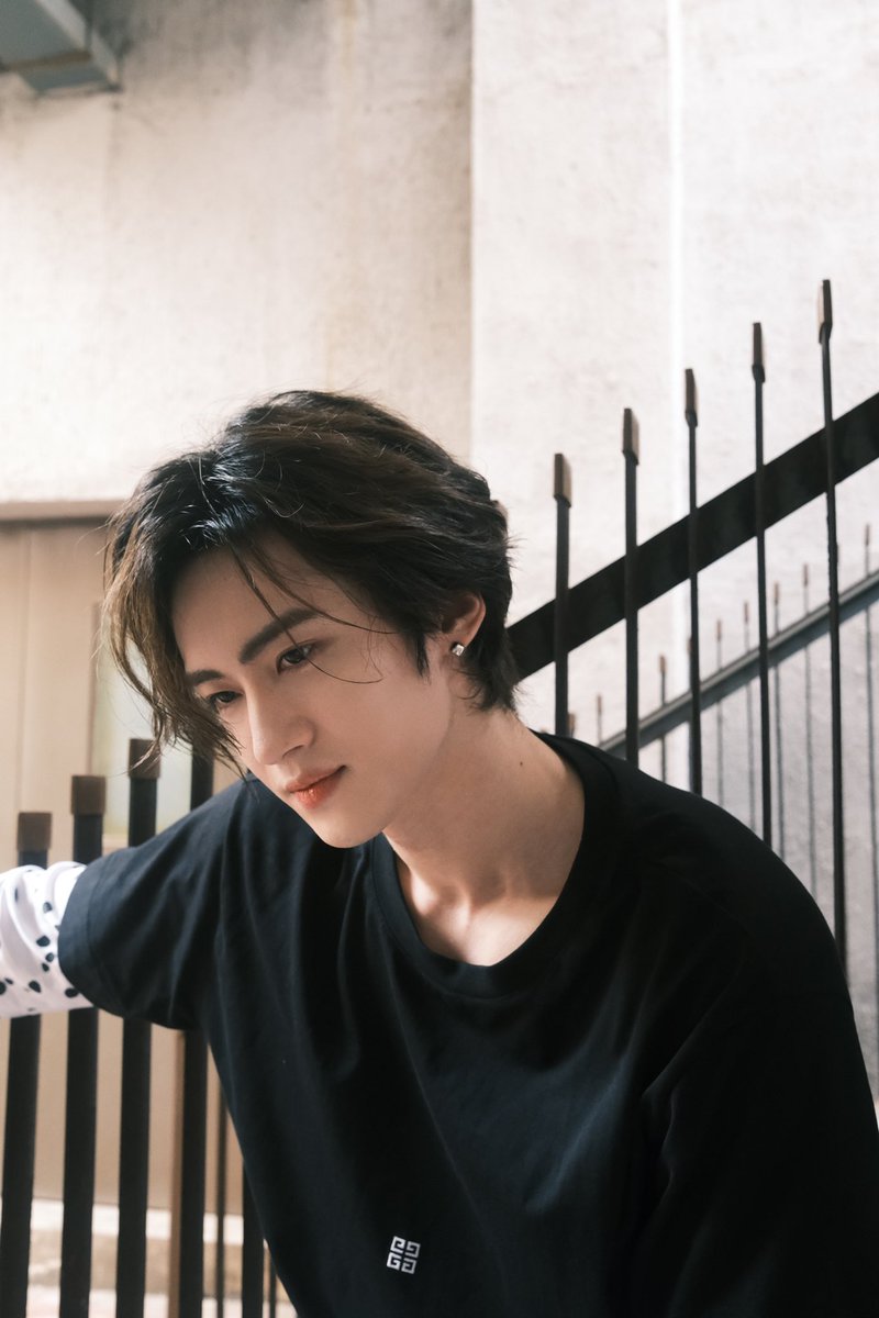 _yahongie's tweet photo. I hope you always be happy, Yanan! Happy birthday ♥️

#옌안이는_영원히_우주의_별이야
#AlwaysHereForYanan
#펜타곤 #PENTAGON @CUBE_PTG https://t.co/vLdrBWf7LR