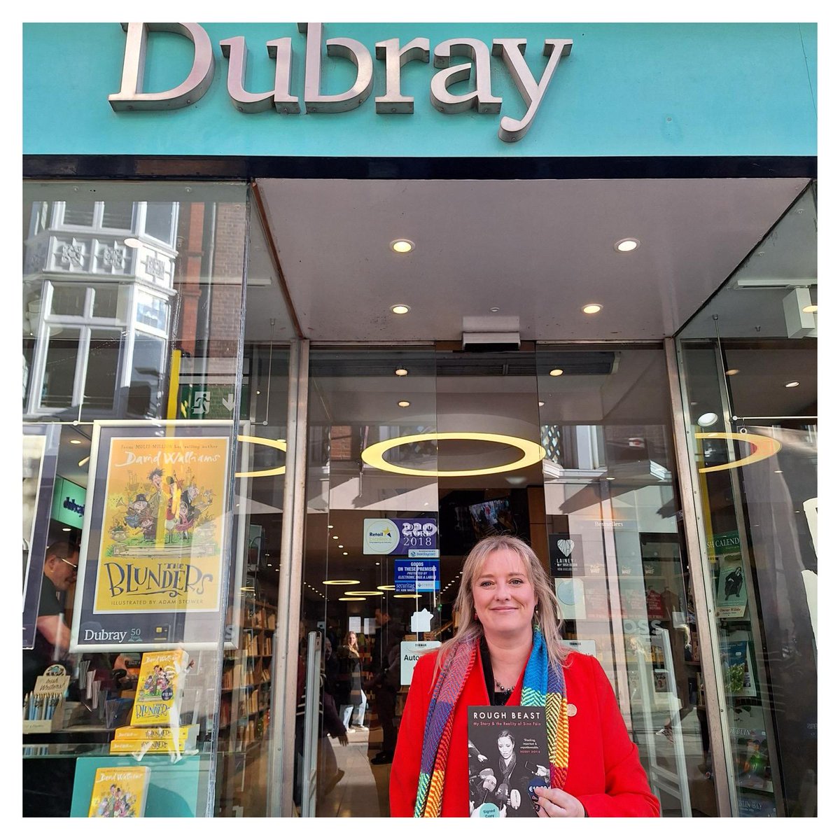 We also had @cahillbooks drop by our #DubrayGraftonSt shop for her new read, Rough Beast. Also shortlisted for the #Dubray Non-Fiction Book of the Year @AnPostIBA! Pop in to find signed copies! *while stocks last* dubraybooks.ie/product/rough-…