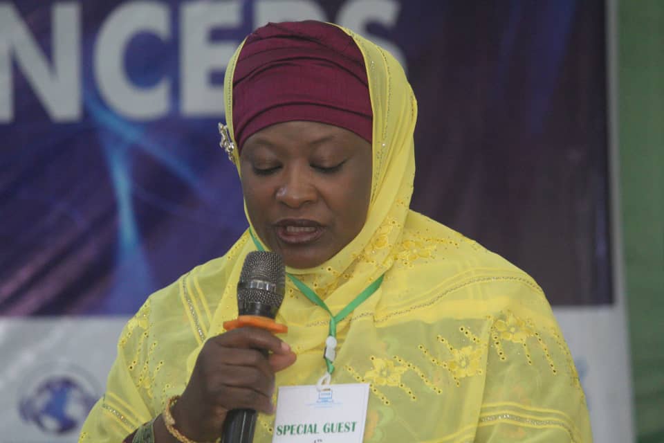 SalisuSadisu's tweet photo. Hajiya Safiya Garba, representing INEC Chairman Prof. Mahmoud Yakubu, delivers a goodwill message at #KANSIS23. Her words of support resonate with the power of informed, responsible social media use. #GoodwillMessage 🗨️🤝📣
@fomfis5
@a_sabo12
@ICTAdvocates
@buharingwaggo https://t.co/7OquDHVeN0