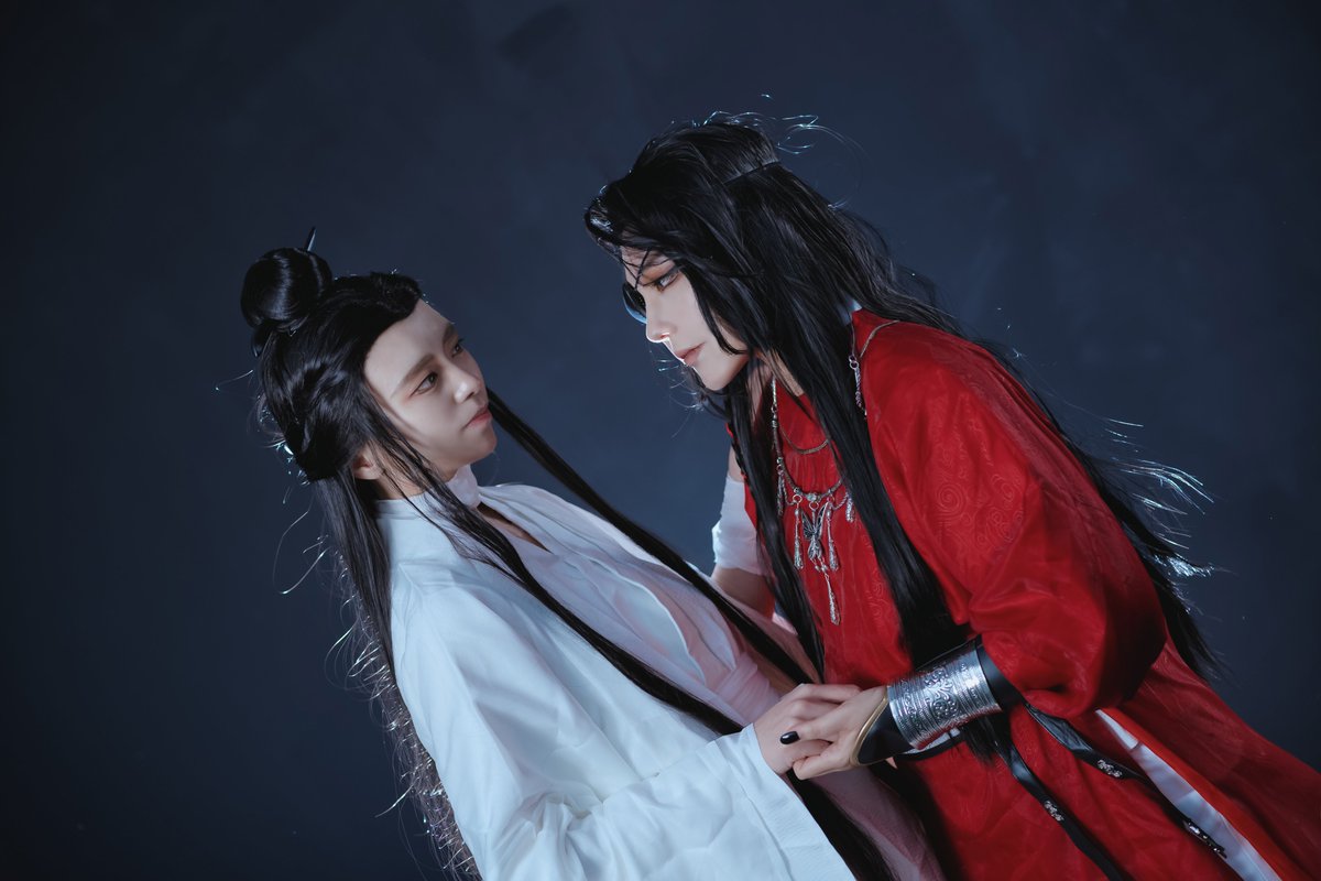 [Cosplay] 

天官赐福(TGCF) 

❤️화성(花城) - <a href="/viyorr1/">ᛝ 비욜🐺 ᛝ</a>
🤍사련(谢怜) - <a href="/Janna_cos/">안나/アンナ</a>

📷릭서님 

천관사복 애니 2기 시작했담서요..? 옛날사진 우려먹기🥰
 
 #천관사복 #天官赐福 #TGCF #화성 #花城 #血雨探花 #사련 #谢怜 #仙乐太子