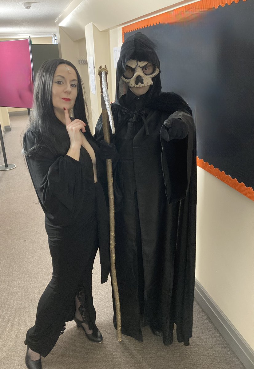 l_hutson's tweet photo. 🎭 It's OPENING NIGHT!  I can’t wait to play Morticia alongside @AHutson17 So, grab your tickets and join us for a spooktacular evening! 
📍 Queen Anne's Performing Arts Centre, Reading
https://t.co/kowf8SSQ7Z
@DramaRanelagh https://t.co/N076iJNeWy
