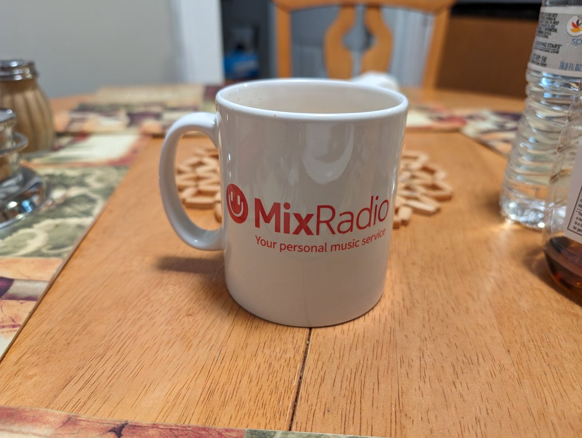 Lenny_Bons's tweet photo. Felt like mixing it up a little @deano_42 , #mixradio #nokiamusic those were the days. https://t.co/3aWBZoFFQ5