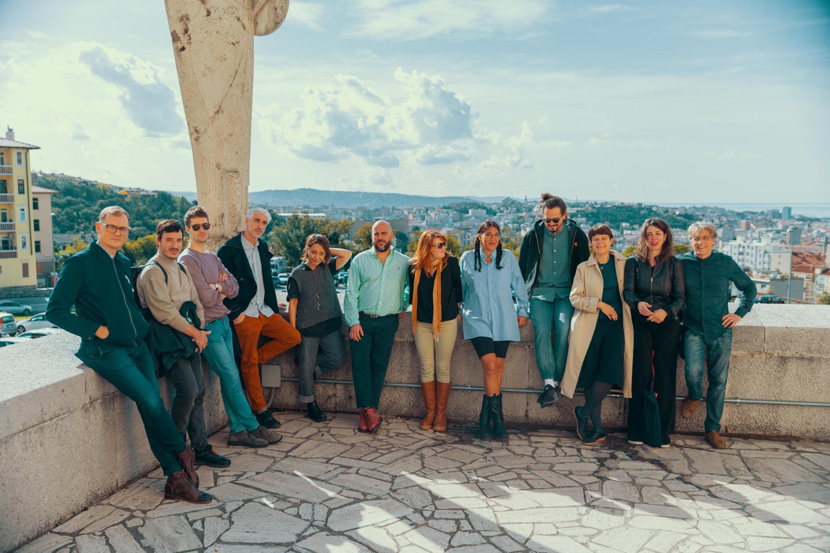 UniTrieste's tweet photo. Presentata stamane #SBLAD - Shine Bright Like A Diamond – Residenze d’artista
Dal 6 al 14 novembre, 11 talenti dell'arte contemporanea vivranno a stretto contatto con studenti e docenti dell'Ateneo per esplorare il legame tra arte e scienza.
Info → https://t.co/NmNnNq5h37 https://t.co/TboAoNUMok
