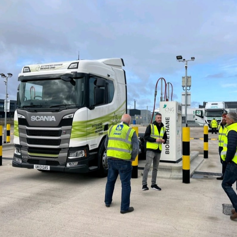 ScaniaUK's tweet photo. Our state-of-the-art Scania R 410 CNG 4x2 unit, an extended-range gas truck, temporarily set up camp at @broughtontpt, who thoroughly tested its performance to unveil its capabilities.

#ScaniaR410 #DrivingTheShift https://t.co/6WjBLvtirS