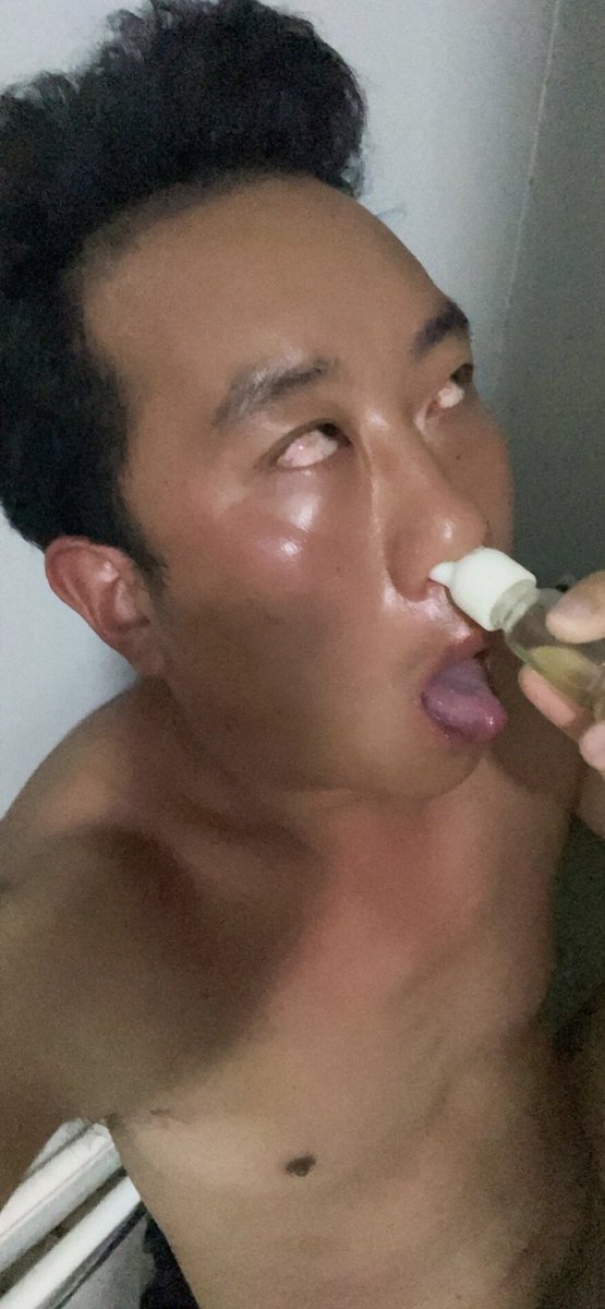 Shsh95320's tweet photo. 以前做主，经常闻r后，被伪主骂了一次骂射了，现在被调教的想带锁，有没有主人控制带锁的， https://t.co/Afno6KW4x4