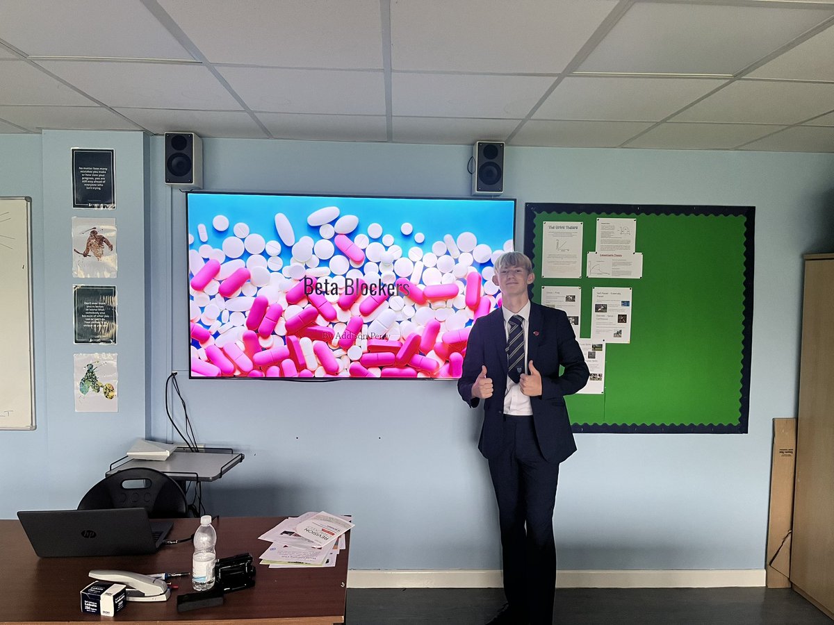 SGSPEDept's tweet photo. The Year 13 A Level PE class have spent the last few lessons researching performance enhancing drugs in sport. They have demonstrated excellent knowledge, application and creativity in this topic. #SGSPE #SGSSixthForm #SGSCreativity #SGSDifference https://t.co/NcdCE33ky0
