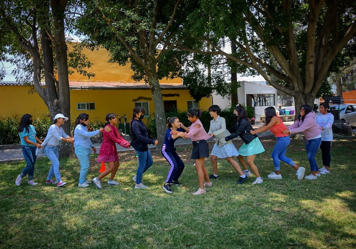 Hahn_Air's tweet photo. Empowering Lives: Hahn Air Foundation partners with Ipoderac to provide education and vocational training for youth in Mexico and Central America. 🌟 The Hahn Air Foundation is honoured to contribute €20,000 to this inspiring cause. 💙 #WeAreHahnAir #HahnAirFoundation #Ipoderac https://t.co/wvfgjQKYvP