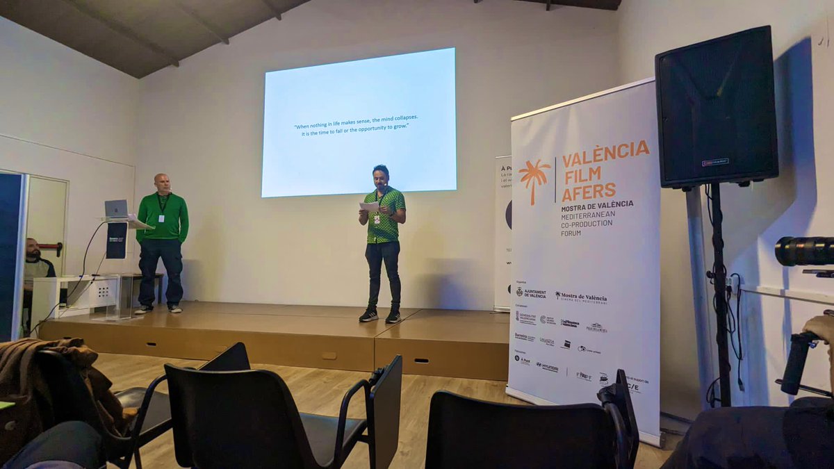 avav_valencia's tweet photo. 🗣️ El productor valencià Carles Pastor presenta en aquest fòrum el seu projecte ‘Donant la nota’, produïda per @gaiaaudiovisual
#gloVAL https://t.co/EP2RSF6X6C