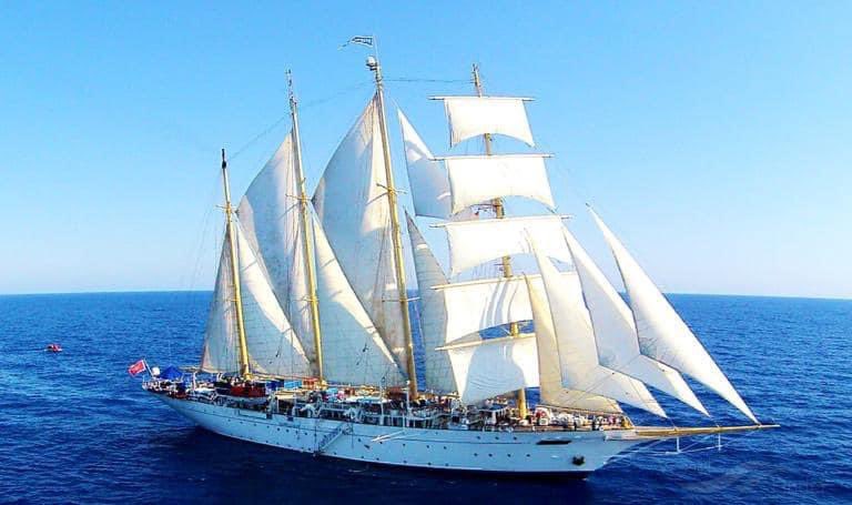 PepeGaFuentes's tweet photo. Ha hecho escala en el @puertodemotril el crucero #StarClipper, un clásico de nuestro puerto para amantes de la navegación más auténtica .
Un impresionante y exclusivo #velero de 110 m. de eslora y capacidad para 170 pasajeros
#turismo
#crucerosdelujo https://t.co/1y2cjtGkhO