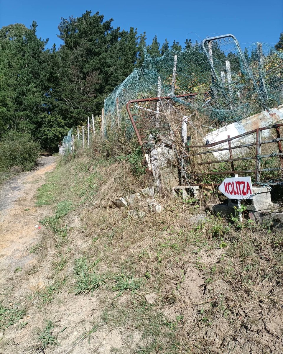 mendira_eus's tweet photo. 📢Nueva ruta en la web:
⛰️ Kolitza (883 m)
🏘️Desde Balmaseda 
📏5,6 km
🔼680 m
Más fotos, mapa y track: https://t.co/QdOgKdgNho
#mendira #euskalmendiak #mendiak #montes #montaña #trekking #senderismo #kolitza #balmaseda #bizkaia #euskadi #euskalherria #enkarterri https://t.co/mcLHA0eDkV