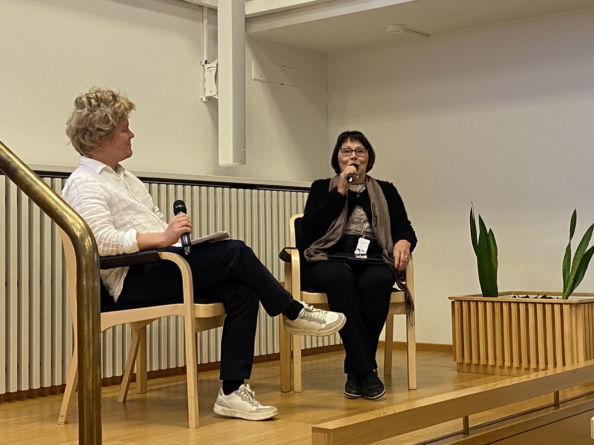 .<a href="/KelaFpa/">Kela Fpa</a>:n viestinnän suunnittelupäivät starttaa pääjohtaja @OutiAntilan kyselytunnilla. <a href="/Vennu/">Verneri Aalto</a> ansiokkaasti hyppäsi haastattelijan rooliin. Tiukkoja kysymyksiä luvassa ja mielenkiinnolla odotan näihin vastauksia. 
#viestintä #johtajuus