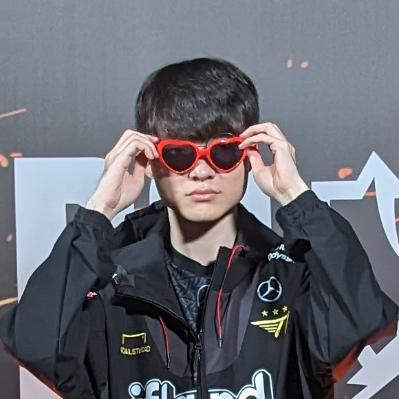 [閒聊] lolesports 推特 滿滿的 Faker