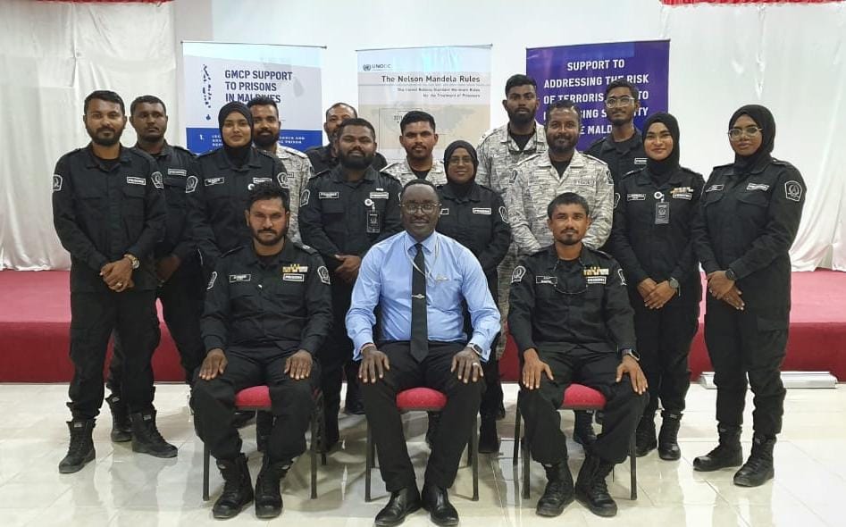 UNODC_BMB's tweet photo. #HappeningNow! @UNODC_MCP 3️⃣rd training on Preventing Violent Extremism (#PVE) in places of detention for @CorrectionsMv in #Maldives🇲🇻. Sessions focused on the application of #MandelaRules, #BangkokRules &amp; #TokyoRules! 
More to come! 📢
@EU_FPI 🇪🇺 #EUForeignPolicy 
#PrisonReform https://t.co/f6crZiGHbD