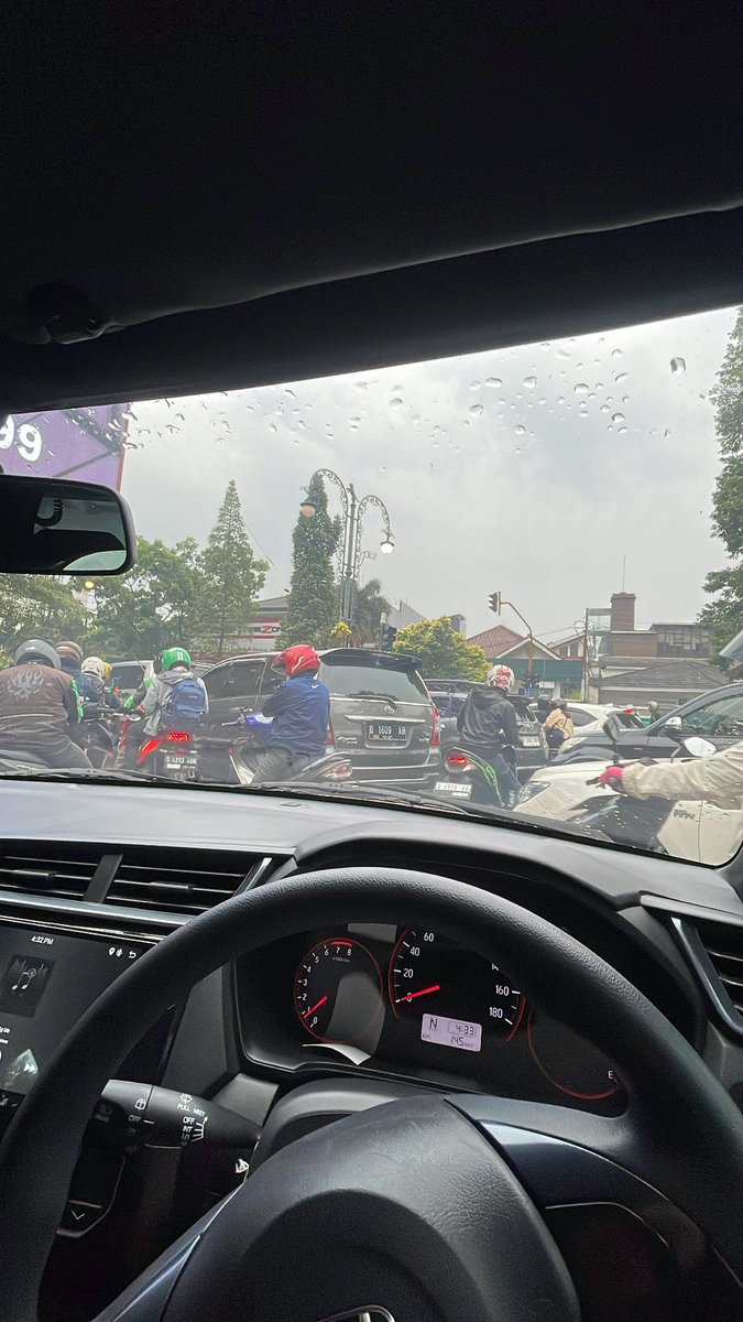izhamhmd's tweet photo. Bengeut syahdu, dago wae kieu komo di kopo https://t.co/dOdiRg2Kll