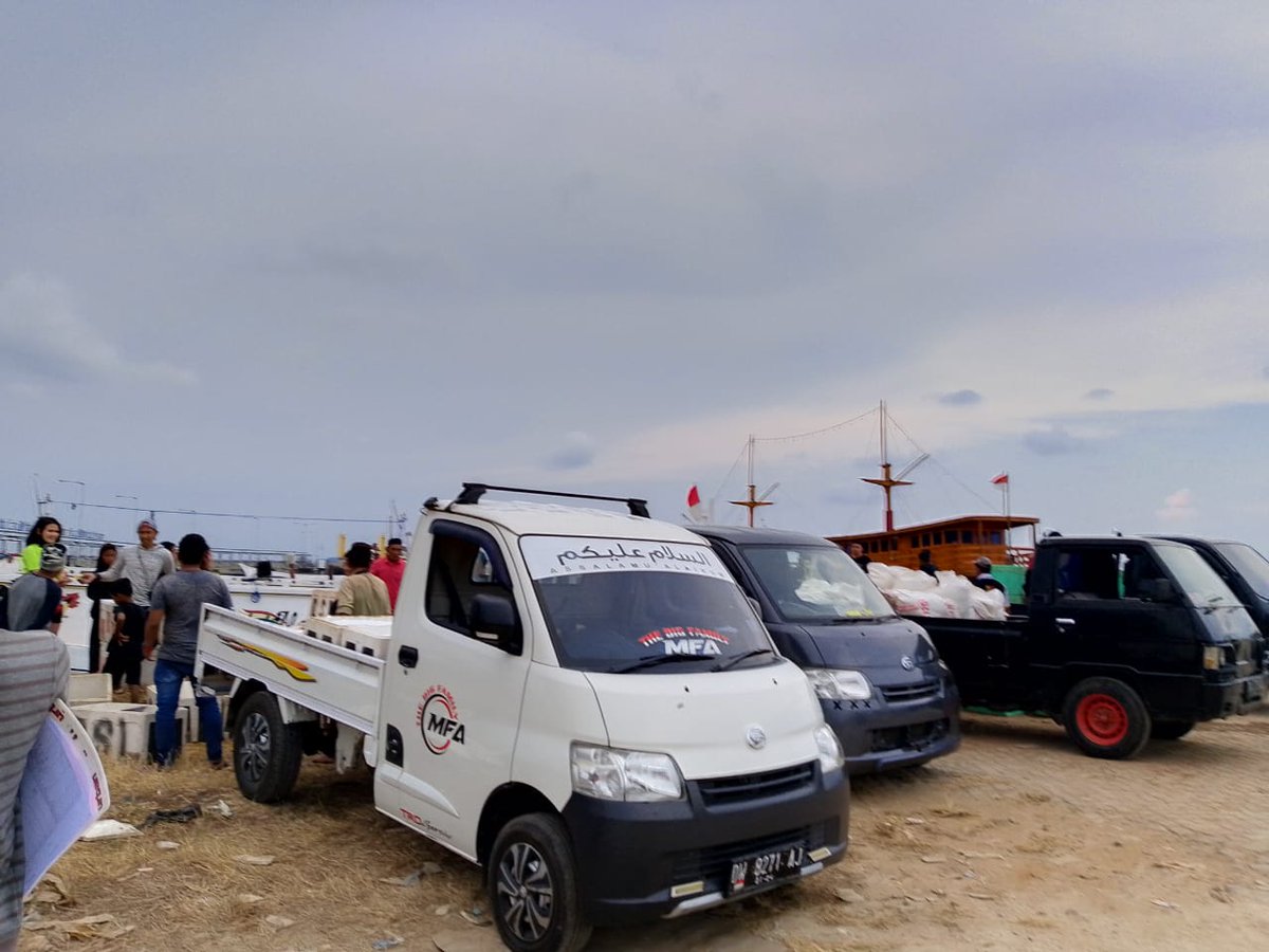 23/10/2023 Kegiatan pengawasan dan pemeriksaan domestik masuk di pelabuhan penyeberangan bajoe oleh petugas
<a href="/BkipmBajoe/">BKIPM BajoeEWAKO</a>
asal
<a href="/BKIPMWilKolaka/">BKIPM Kolaka</a>
#KKPThrive
@bkipm_kkp
<a href="/IdjahChadidjah/">Idjah</a> 
@BKIPMMakassar