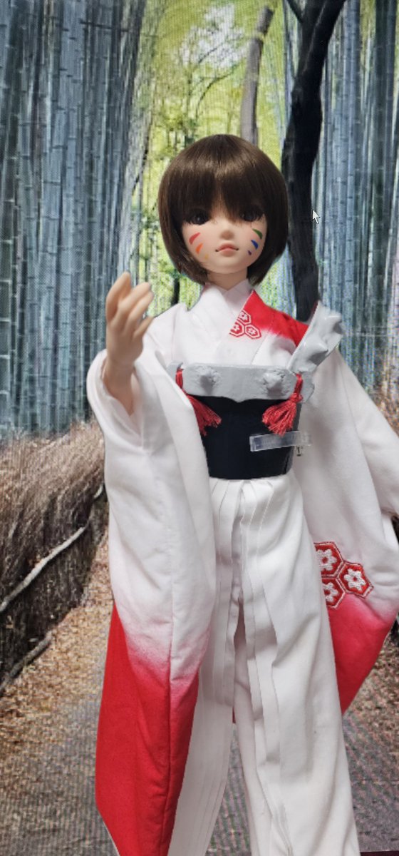 She's slowly coming together. Pauldron was the hardest to put together, but I'm so excited to see the rest.
#sesshomaru 
#cosplay