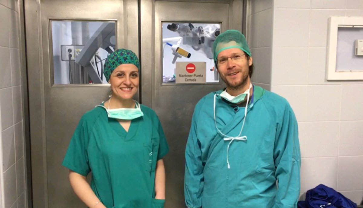 🥼🧠 ¡Buenos días! En aquellas intervenciones quirúrgicas que puedan poner en riesgo estructuras del Sistema Nervioso, es fundamental garantizar la seguridad del paciente y evitar o minimizar secuelas neurológicas. 

👩⚕️ Hoy destacamos la labor esencial y tan especializada...