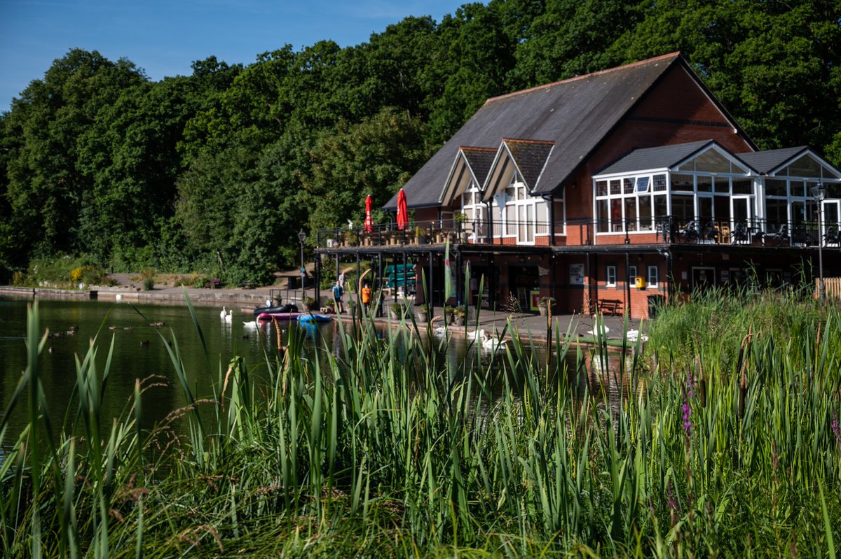 📍Llandrindod Wells  🚌 T4 <a href="/TrawsCymru/">Hannah James</a> _

From this station follow the town's #HeritageTrail to learn all about the history of this wonderful #SpaTown, famed for its #HealingWater. Must visit attractions 👉 the Rock Park, Lake Park &amp; The Albert Hall. #WalesByTrails #Llwybrau