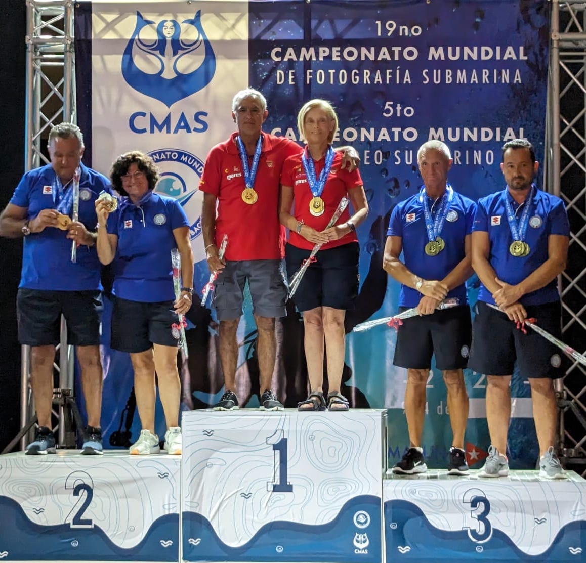 JorgeJCandan's tweet photo. “Campeones del mundo de video submarino 2023”
Hemos conseguido ganar nuestro cuarto campeonato del Mundo, en Varadero-Cuba.
Y cuando digo “hemos” en las publicaciones es porque somos dos, “que a veces se olvida”, el 50% es Pili Barros https://t.co/HLDoptJlrx