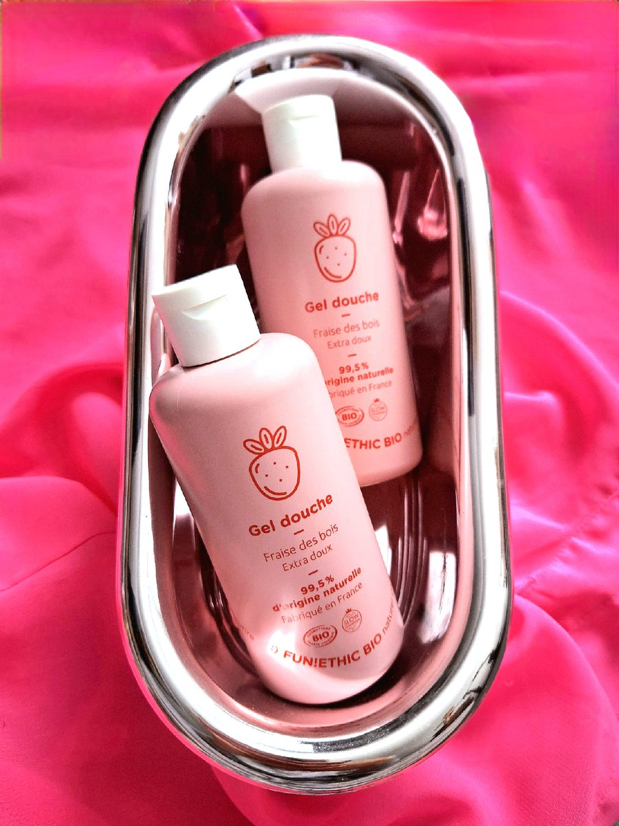 FunEthic's tweet image. #OctobreRose a 30 ans ! Chez FUN!ETHIC nous sommes très sensibles aux risques responsables du cancer du sein et à la préservation d&apos;une bonne santé. De fait, et depuis la création de notre marque, nos formulations ne contiennent aucune matière première controversée.