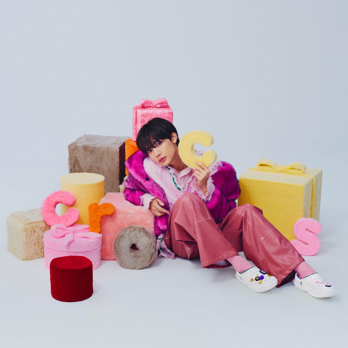 crocsJP's tweet photo. 身も心も温まるギフトにぴったりな
ラインドクロッグ👟🎁
ホリデーシーズンに向けて、
ジビッツで特別な一足を作って
大切な人に贈りませんか？💜

-NOA-
@noamusic_japan https://t.co/Tmp9XXwxUW