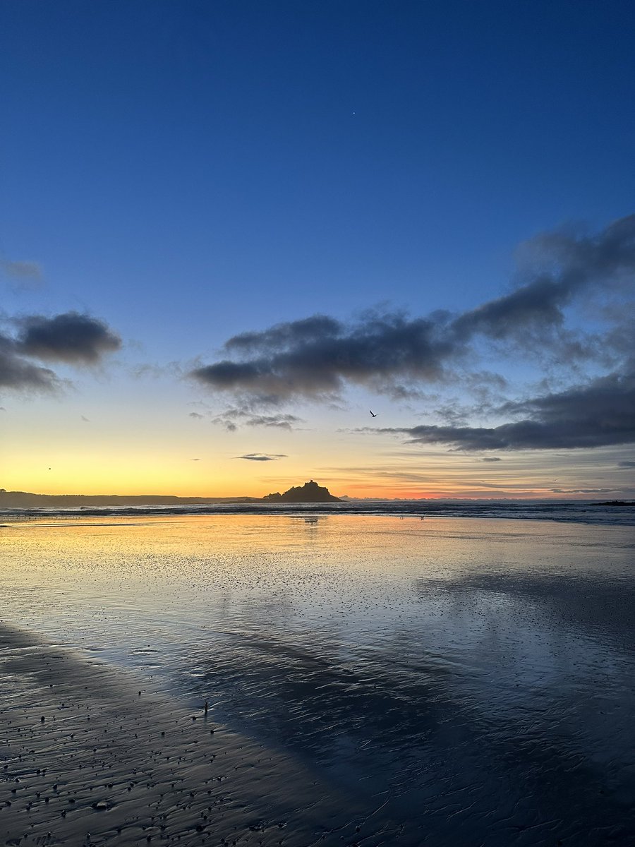 Paul Sylvester-Clay ππ³οΈβπ (@jpclaysylvester) on Twitter photo What a stunning early morning dog walk we had! Doing this sets me up for the day ahead! Whatβs not to love about being up at 5.30 to be able to enjoy this view before work! Happy Hump Day!! <a href="/stmichaelsmount/">stmichaelsmount</a> #Penzance #Cornwall What a stunning early morning dog walk we had! Doing this sets me up for the day ahead! Whatβs not to love about being up at 5.30 to be able to enjoy this view before work! Happy Hump Day!! <a href="/stmichaelsmount/">stmichaelsmount</a> #Penzance #Cornwall