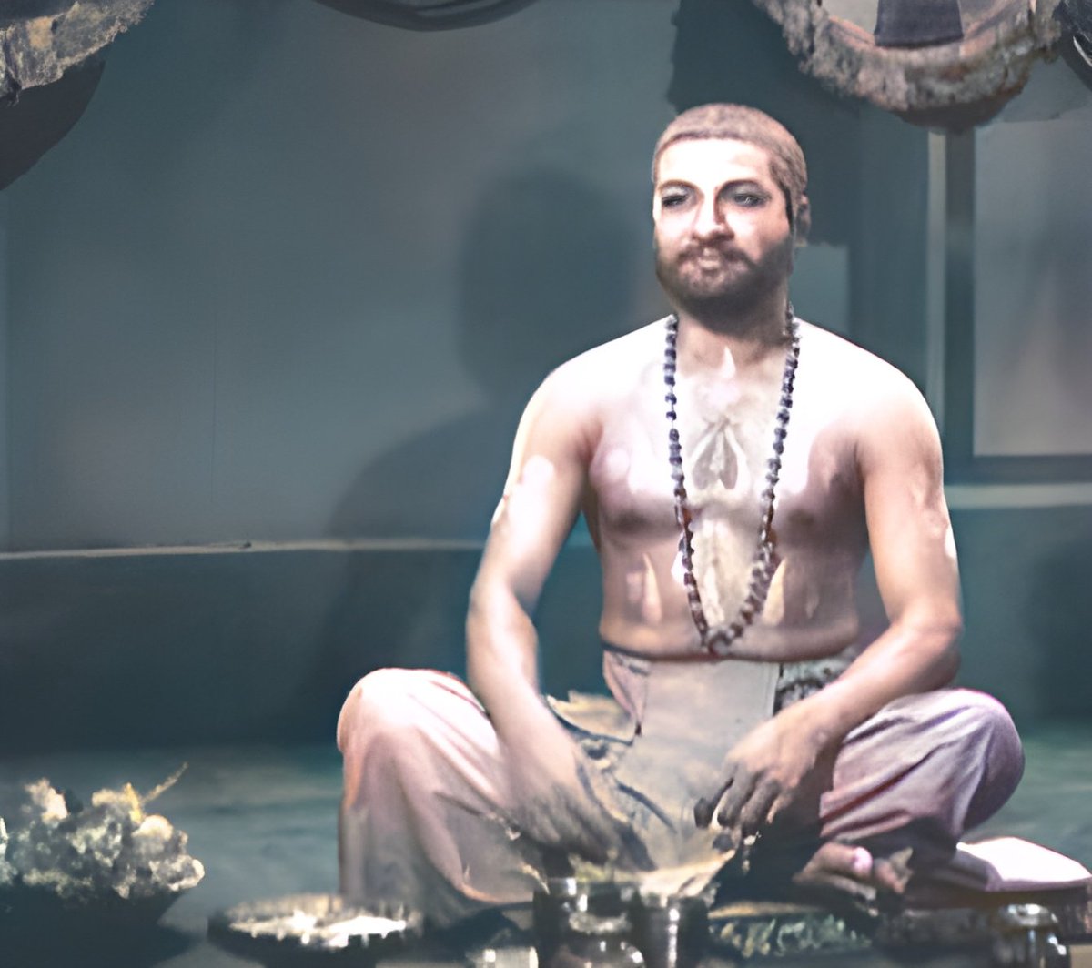 iamgovindraju's tweet image. #ರಾಜಕುಮಾರ್ ಬೇಡರ ಕಣ್ಣಪ್ಪ ಚಿತ್ರದ ನಾಯಕನಾಗಿ ಅಭಿನಯಿಸಿದ ಅವರ ಈ 
ಚಿತ್ರವು ೧೯೫೪ರ ಮೇ ತಿಂಗಳಲ್ಲಿ ಆಗಿನ ಮೈಸೂರು ರಾಜ್ಯದಲ್ಲಿ ಎಲ್ಲೆಡೆ ಬಿಡುಗಡೆಗೊಂಡಿತು. #ಬೇಡರಕಣ್ಣಪ್ಪ ಚಿತ್ರ ರಾಷ್ಟ್ರಪ್ರಶಸ್ತಿ ಪಡೆದ ಪ್ರಥಮ ಚಿತ್ರವಾಗಿ ಕನ್ನಡ ಚಿತ್ರರಂಗದಲ್ಲಿಯೇ ಒಂದು ಮೈಲಿಗಲ್ಲಾಯಿತು.