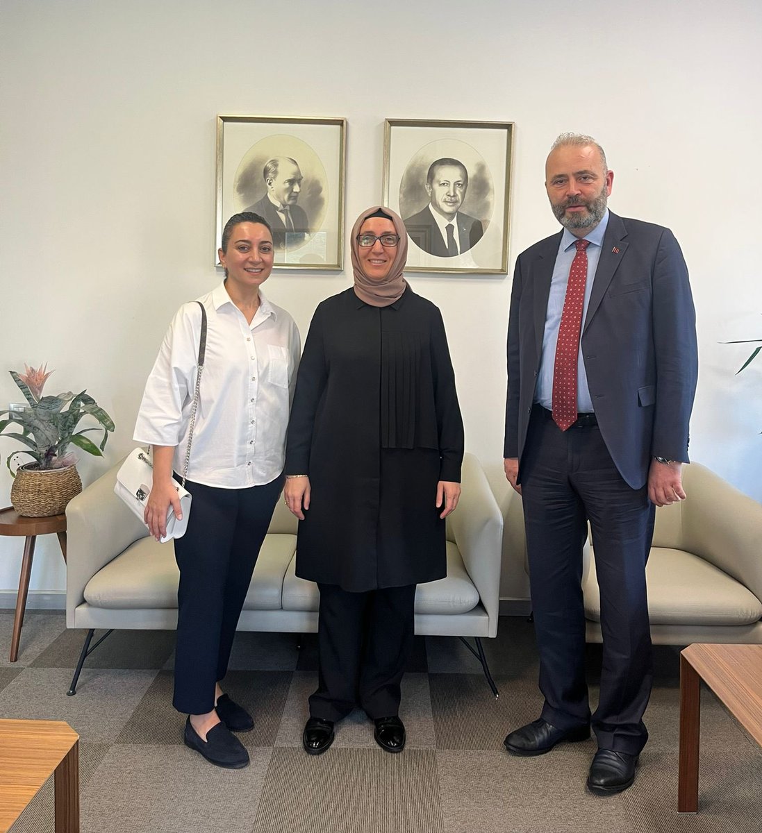 salihademirer's tweet photo. KASDER ve KASKON Başkan vekili kıymetli hemşehrimiz Kubilay Salihvatandaş ve eşi Azize Salihvatandaş’a nazik ziyaretlerinden dolayı teşekkür ediyorum. https://t.co/W6fAykxhV6