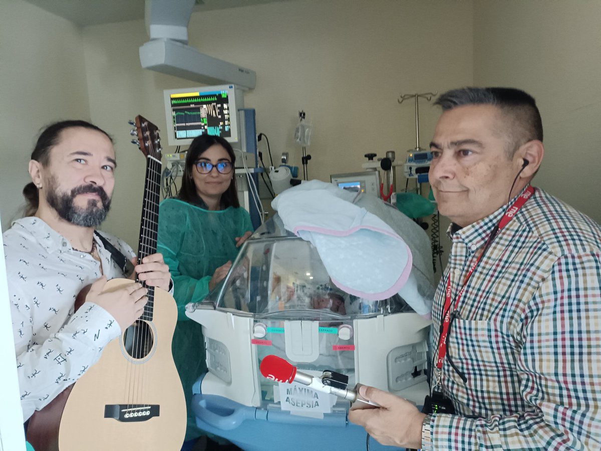 JuliaNoriega13's tweet photo. 🎶 Música que estabiliza las constantes vitales de los bebés 👶, la frecuencia cardíaca ♥️ y la saturación de oxígeno
🩺 Un proyecto emocionante de @JavierAlcantaMu y #Apremex (prematuros) en el 🏥 Hospital Materno Infantil de Badajoz
#Musicoterapia
13.10h 📻 @RTVE_Ext https://t.co/aetJ8cYMc2