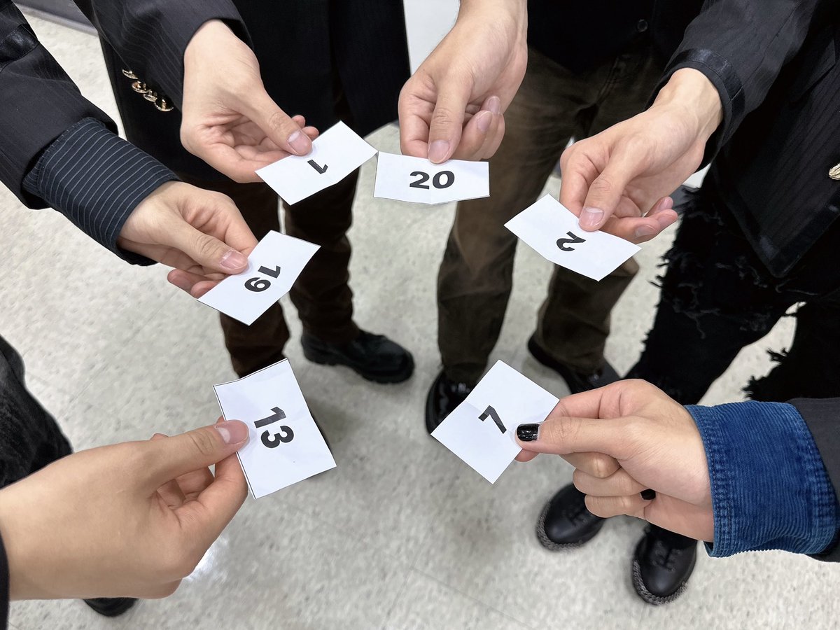 오늘의 럭키 넘버는 20, 13, 1, 19, 7, 2번입니다!😃