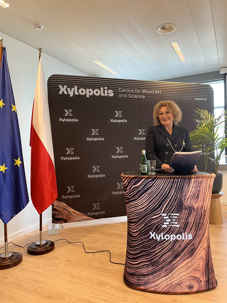 EKocinskaLange's tweet photo. Forests are not only for production, their role is also ecological and societal 🌳

Great talks during the #Xyloworlds event @NCBR_pl Office in Brussels co-organised with @wojpodlaskie #EastPLHouse @xylopolis @sbrabruselj #LATTech @LIAALatvija 

Sustainable future with wood 🪵 👍🏼 https://t.co/epvFUrmplv