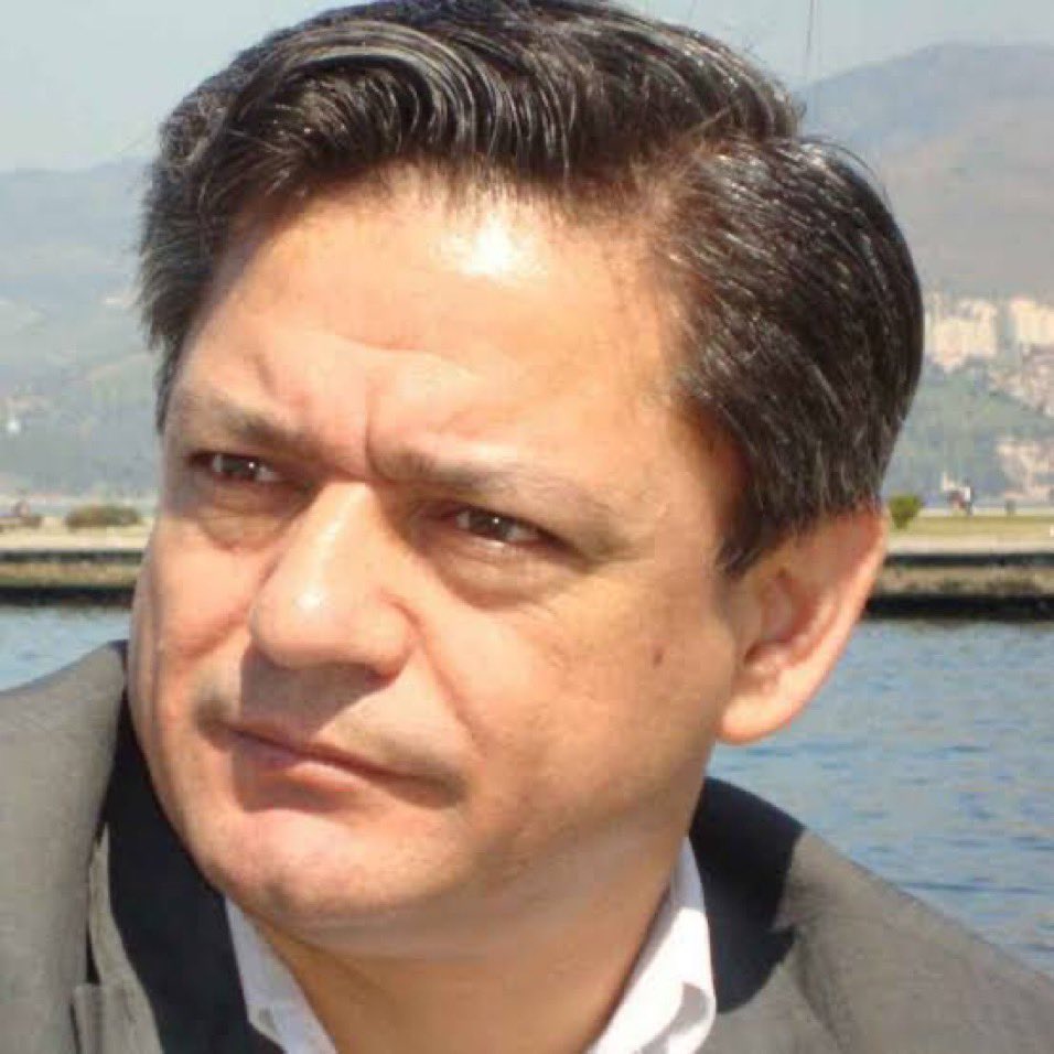 İRAN'LI SOSYOLOĞUN
ATATÜRK YORUMU:
*Nasıl olsa herkes evde... bu yazıyı 
okuyacağınıza ve hatta olanağı olanların 
çıktı alarak ya
da belleklere bilgisayara kaydederek
saklayacağına inanıyorum. Nesilden nesile
aktarılacak değerler silsilesine katkı sunan Yüce Atatürk'ün İranlı