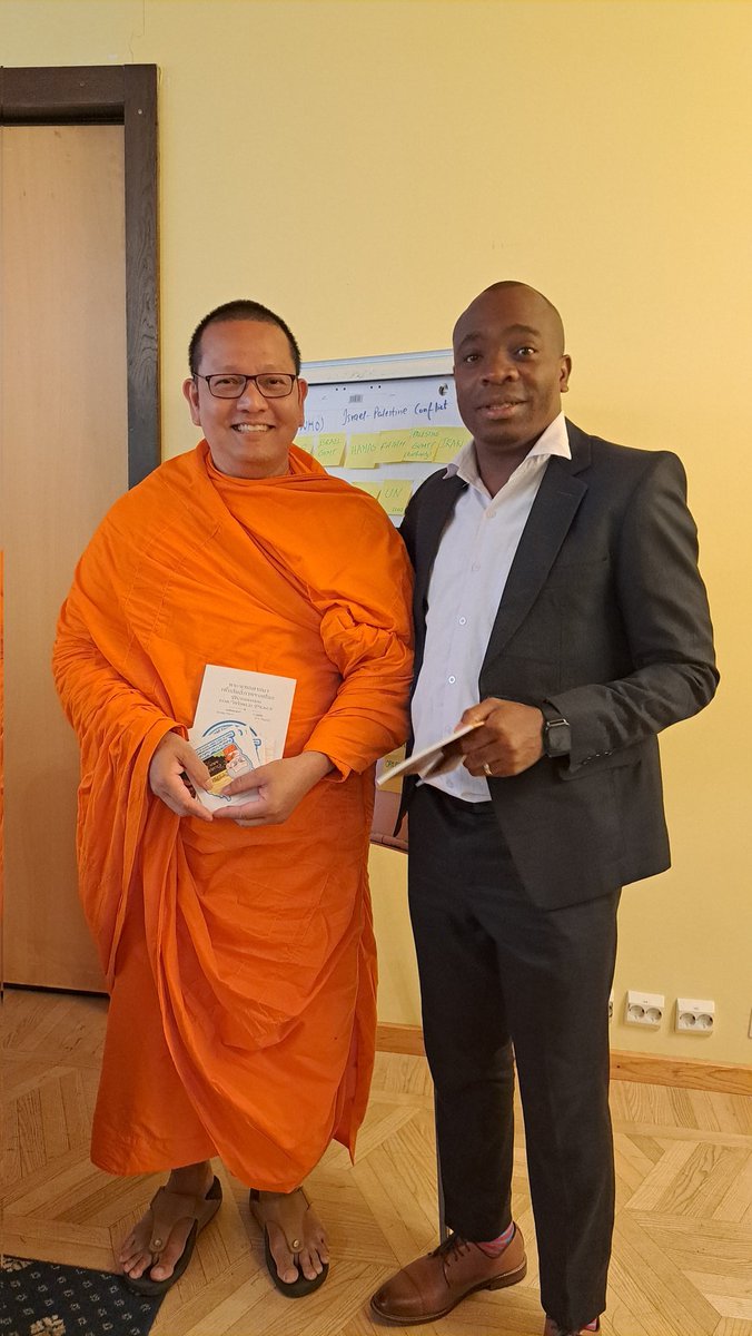 peacemakersnetw's tweet photo. Through #YRMC, youths are  honoured to listen to a powerful personal journey and experience from Venerable Napan on Traditional and Faith Oriented Insider Mediators (FTIMs)
@mainamary254
@irck_info
@KECOSCE
@Phyllis_Muema 
@Mensenmissie https://t.co/JtmtjnfJMP