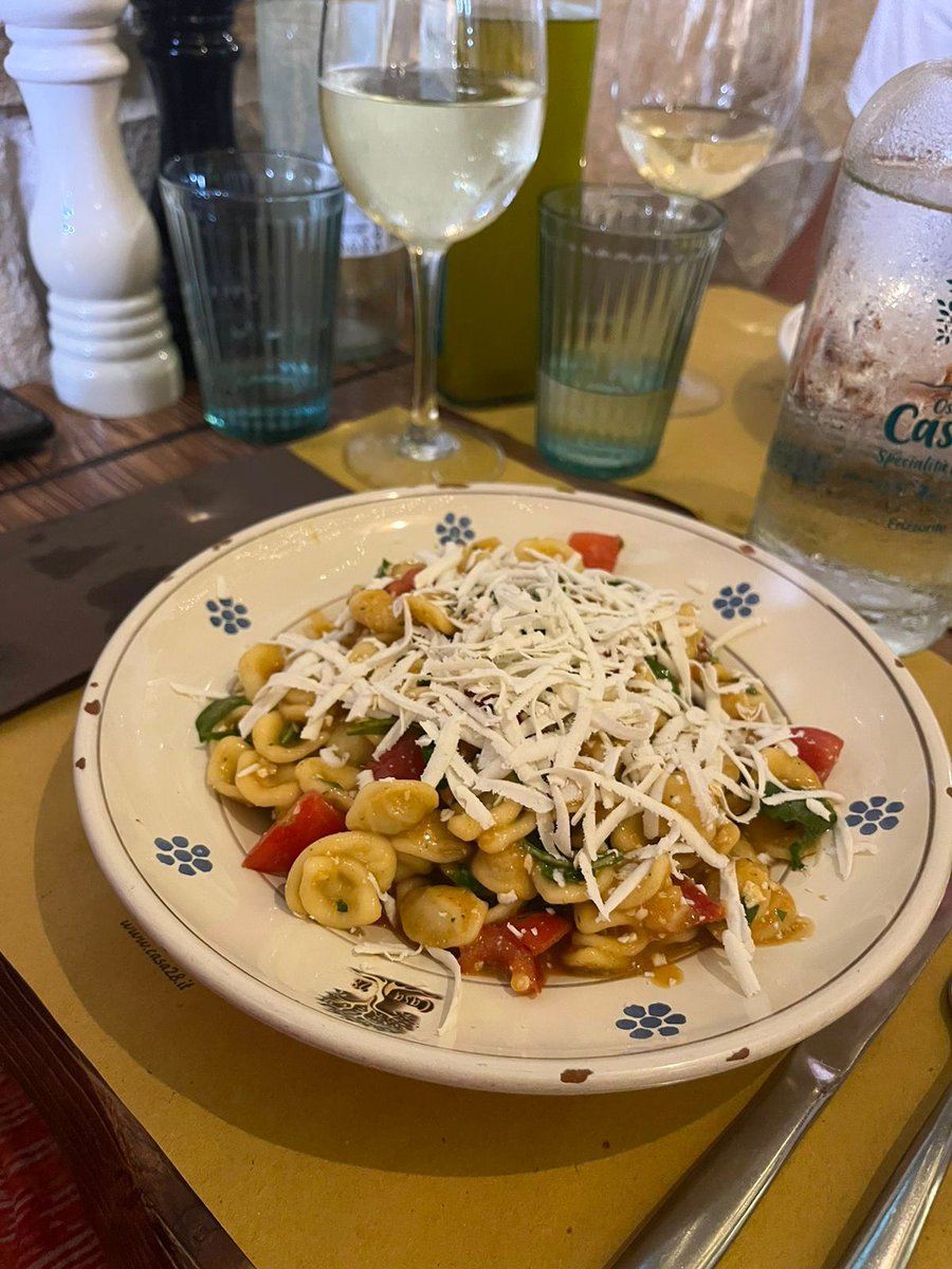 Happy World Pasta Day! 🍝🌍  

There is no better way to celebrate than eating your favourite #pasta dish, or why not try making pasta from scratch?   

Whether it's a classic spaghetti carbonara, or a creamy fettuccine Alfredo, the possibilities are endless. 

#Buonappetito!❤️