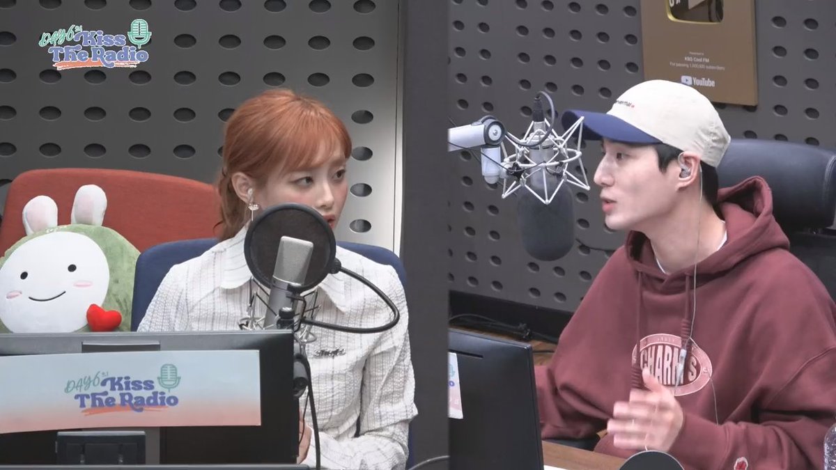 231024 데키라 (데이식스 영케이, 츄) DAY6 Kiss the Radio (Young K, Chuu)

YT: youtube.com/watch?v=DfYqUg…

출처 혼잣말님💞