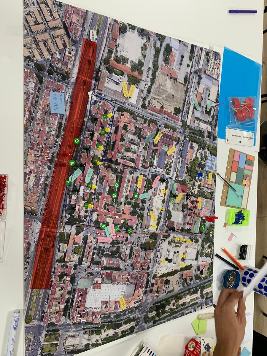 heat_UPM's tweet photo. Yesterday we finsihed the on-site part of our training for heat adaptation and tackling #summerenergypoverty , a project we are developing thanks to @EPAH_EU and @vlcclimaenergia . Discussing strategies, mapping urban cooling resources and visiting hot-spots! https://t.co/r4nkBYP2YP