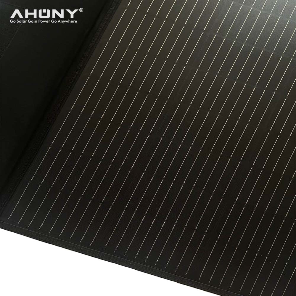 AhonyPower's tweet photo. 400w+portable solar kit,supporing leg,customize handle colour,print logo on bag at small MOQ,ask more to sales@ahonypower.com https://t.co/4wl23wjLHz