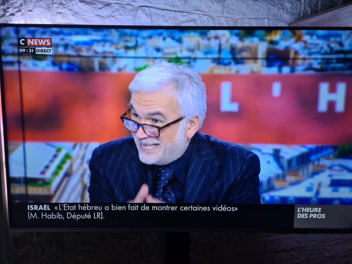 Ldomi31's tweet image. Si, @CNEWS @PascalPraud #hdpro, on pouvait passer à autres choses ??? Entre #hervouet qui monopolise les débats, et le sujet qui est redondant c'est pénible.
Il se passe des choses en France aussi.