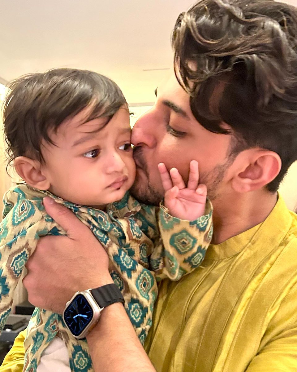 SubhashreeDZ's tweet photo. Why Shayaan looks so uninterested 😂😭 https://t.co/WhM3i36Ca4