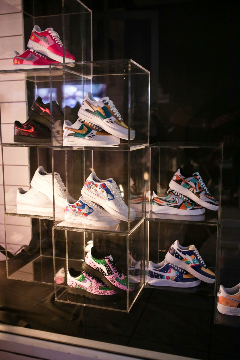 GM 🏃
“Phygital” (Physical + Digital) integration of Fashion NFT’s will be one of the largest sectors in Digital Assets in the next 10 years.
Let doubters waste energy, this is a sector poised to use NFT’s as innovative business products. A thread (yes)