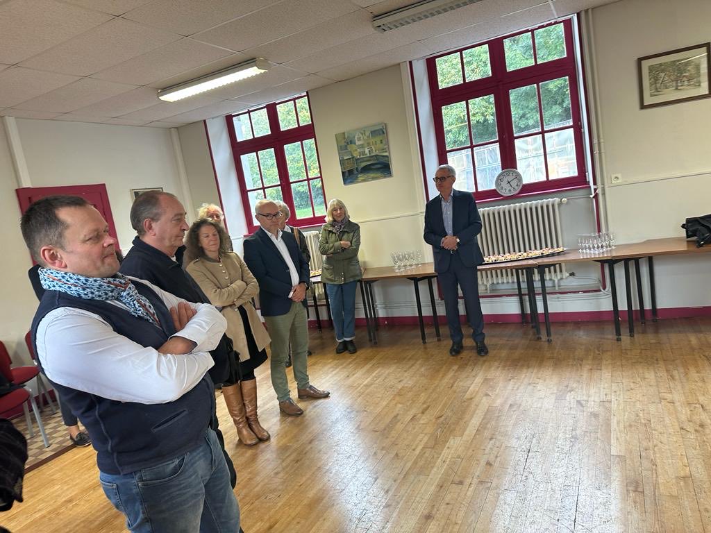 Michel CANÉVET (@michelcanevet) on Twitter photo <a href="/FrancoiseGatel/">Françoise GATEL</a>, présidente des Petites Cités de Caractère France a signé avec le Maire de #PontAven et le président de #Concarneau #Cornouaille Agglomération, la convention permettant à la ville de Pont Aven d’être reconnue petite cité de caractère. <a href="/FrancoiseGatel/">Françoise GATEL</a>, présidente des Petites Cités de Caractère France a signé avec le Maire de #PontAven et le président de #Concarneau #Cornouaille Agglomération, la convention permettant à la ville de Pont Aven d’être reconnue petite cité de caractère.