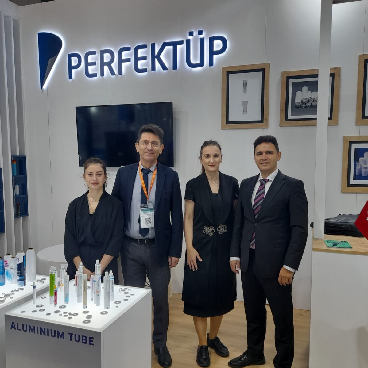 Perfektup_it's tweet image. Cphi 2023: Day 2! Our team is ready to meet you at booth 2E09!
Decisions that involve pharmaceutical packaging are always about strategy. Together we will find the solution that best suits your needs! #cphiww #cphiworldwide #cphi2023 #pharmapackaging