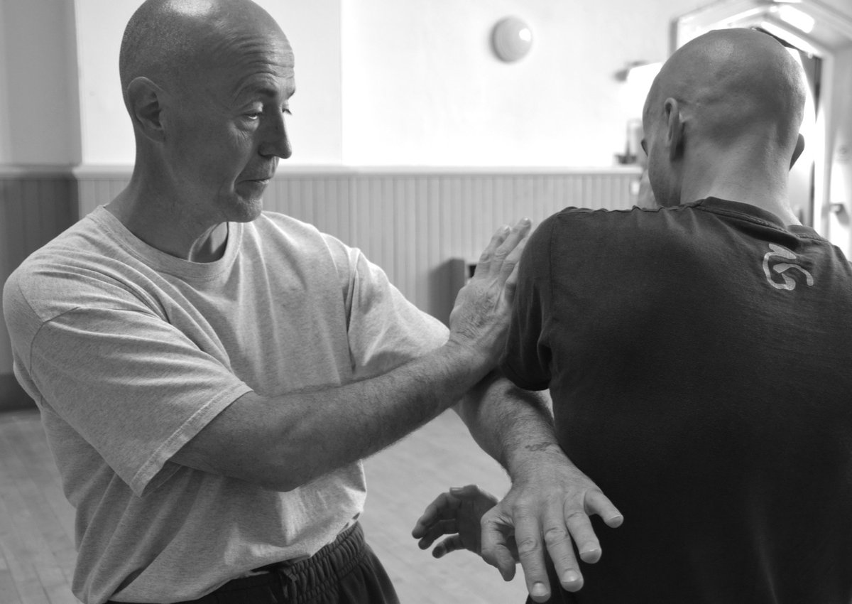 VingTsunAcademy's tweet photo. Applications from the wooden dummy. #wingchun #vingtsun #kungfu #martialarts #training https://t.co/DNkDi2qGyc