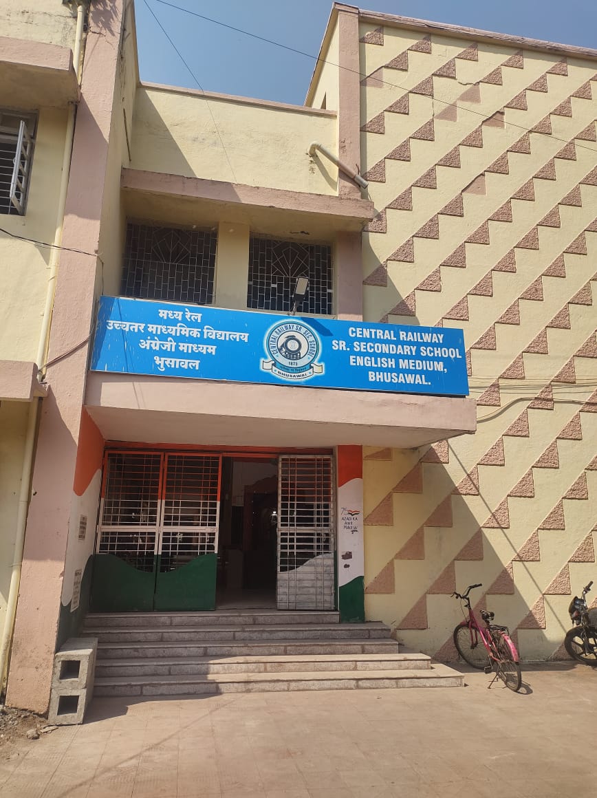 RailAnalysis's tweet image. Bhusawal Division became first to receive #NetZeroEnergyBuilding (#NZEB) #award by #BureauofEnergyEfficiency across #CentralRailway

Read more...news.railanalysis.com/bhusawal-divis…
 
#indianrailways #railway #electrical #infrastructure #BEE #certificate #project