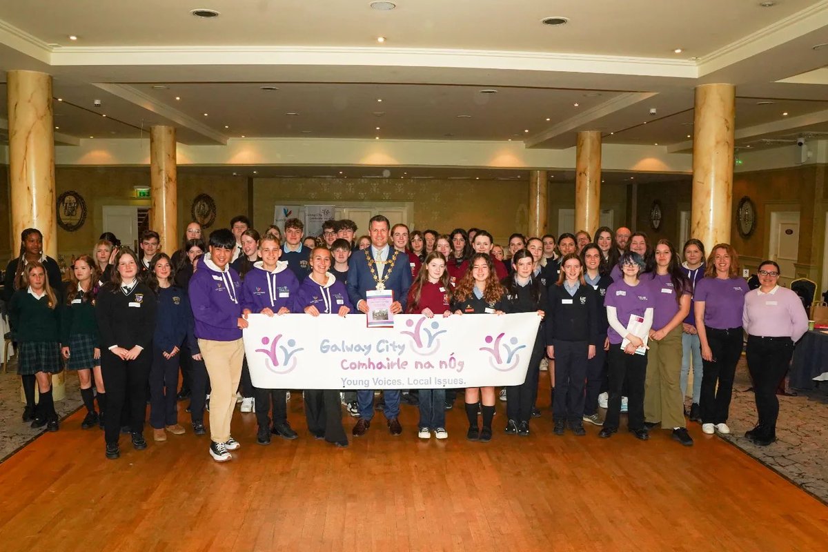 Colaiste_Einde's tweet photo. Our TY student representatives had a great day at the @GalwayCityCNN Comhairle na nÓg Youth Conference last week in the Galway Bay Hotel. Well done to all. https://t.co/Et6QxKk8tj