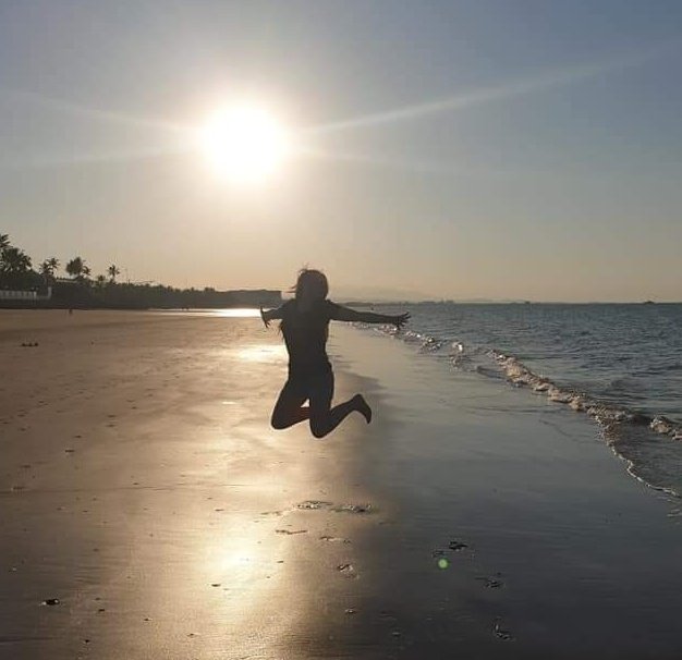VourneenMcE's tweet photo. When you have an entire beach to yourself at sunset (except for the person taking the photo, obvs!) π€π€π€
#omantravel #muscattravel https://t.co/sol8Yi3v9n