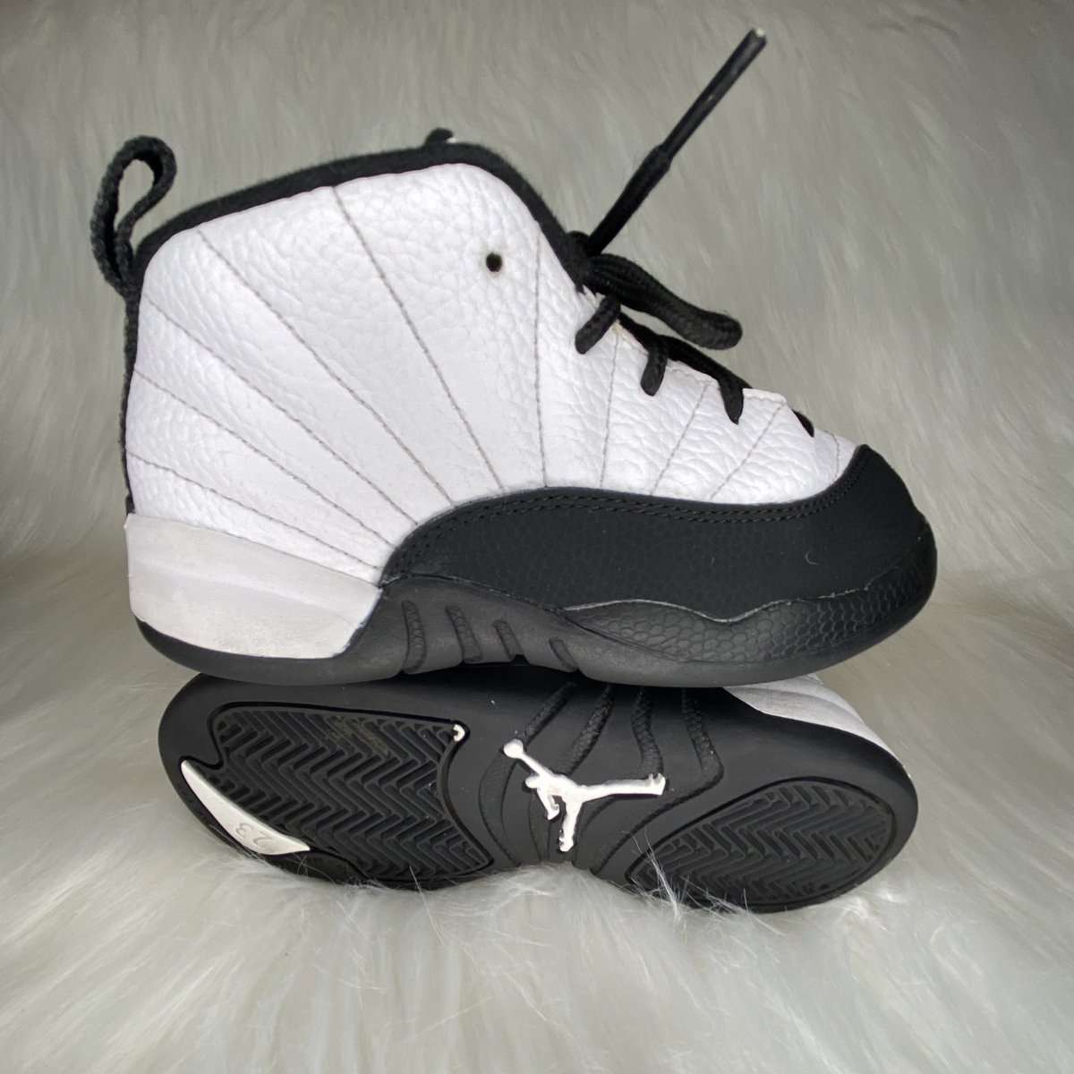 HappyDeals3001's tweet photo. #HappyDeals has just listed more #shoes ! #Sale going on now ! #AirJordan and more !

https://t.co/ddGRe3Wcyc

—————

#Puma #shoes #hokaoneone #nike #brooks #asics #walking #ebay #adidas #alta #reebok #ebayseller #footwear #crocs #VANS #newbalance #merrell #boost #saucony #airmax https://t.co/MIKaYj9gjS