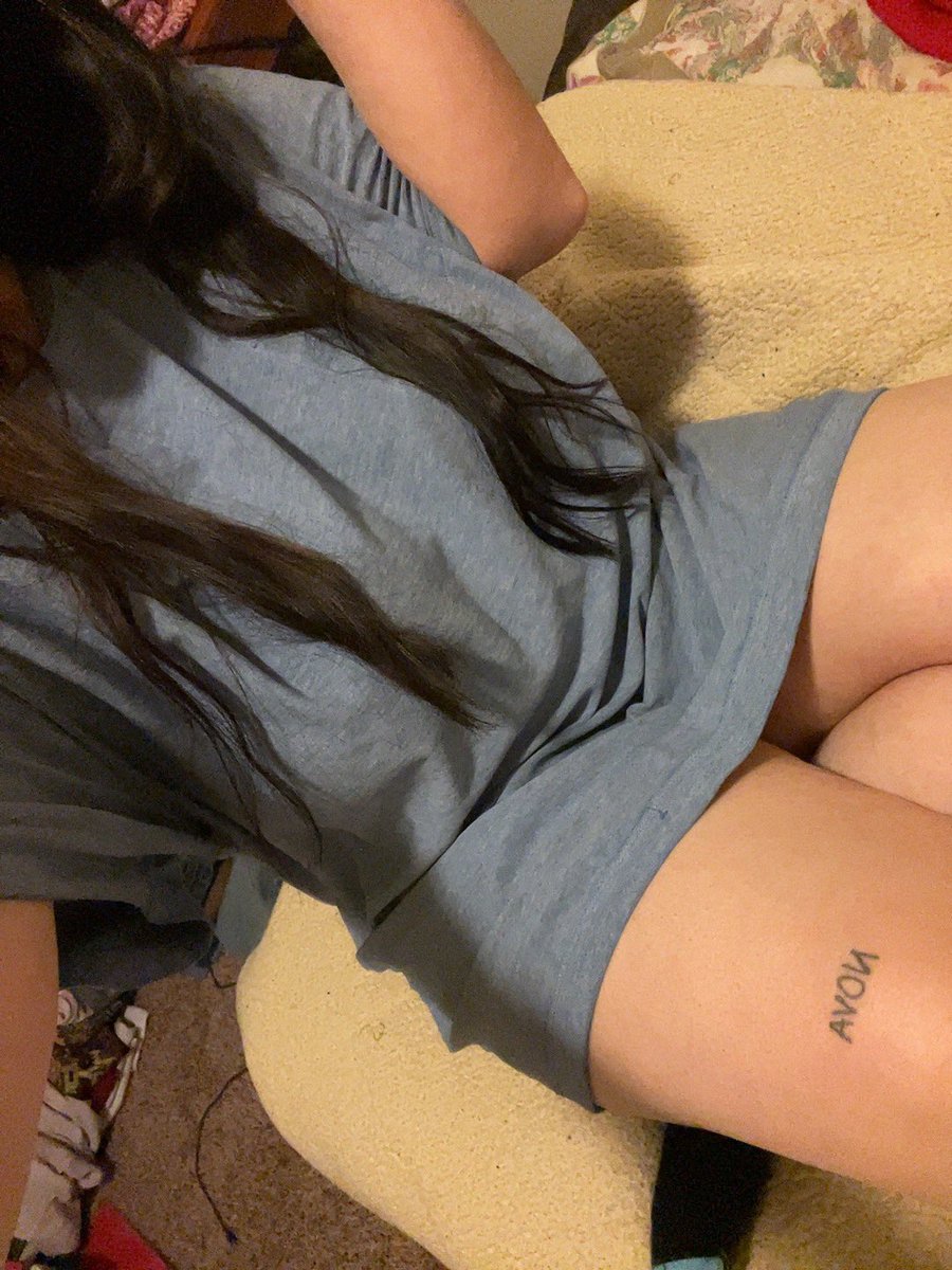 CleoroseY's tweet photo. living in oversized shirts 💖
dm for content 
link to onlyfans in comments https://t.co/cAmQc7Dd7a