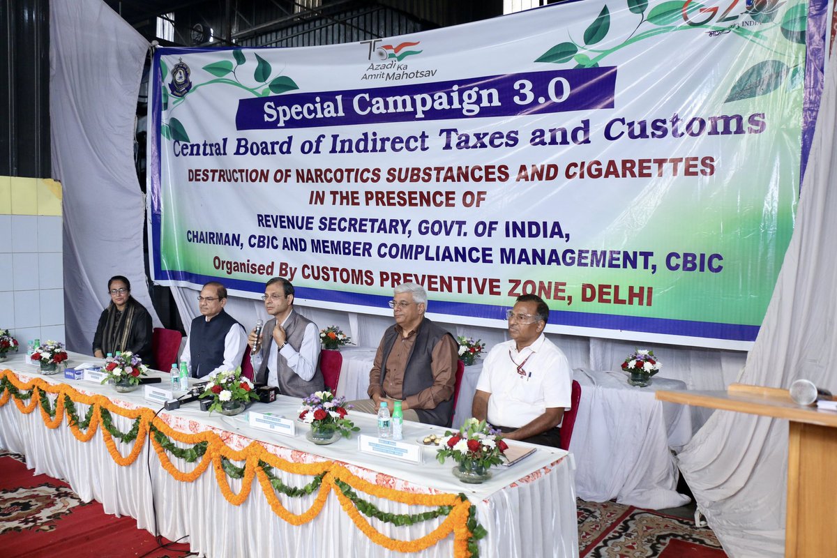 Delhi Customs (Prev) Zone in presence of Revenue Secretary Sh. Sanjay Malhotra, Chairman CBIC Sh. Sanjay Agarwal &amp; Member CM Sh. Rajiv Talwar as part of #SpecialCampaign3.0 destroyed :

👉 328 Kgs narcotics worth Rs 284 Cr

👉 80.2 Lakh foreign Origin Cigarettes worth Rs 9.85 Cr.